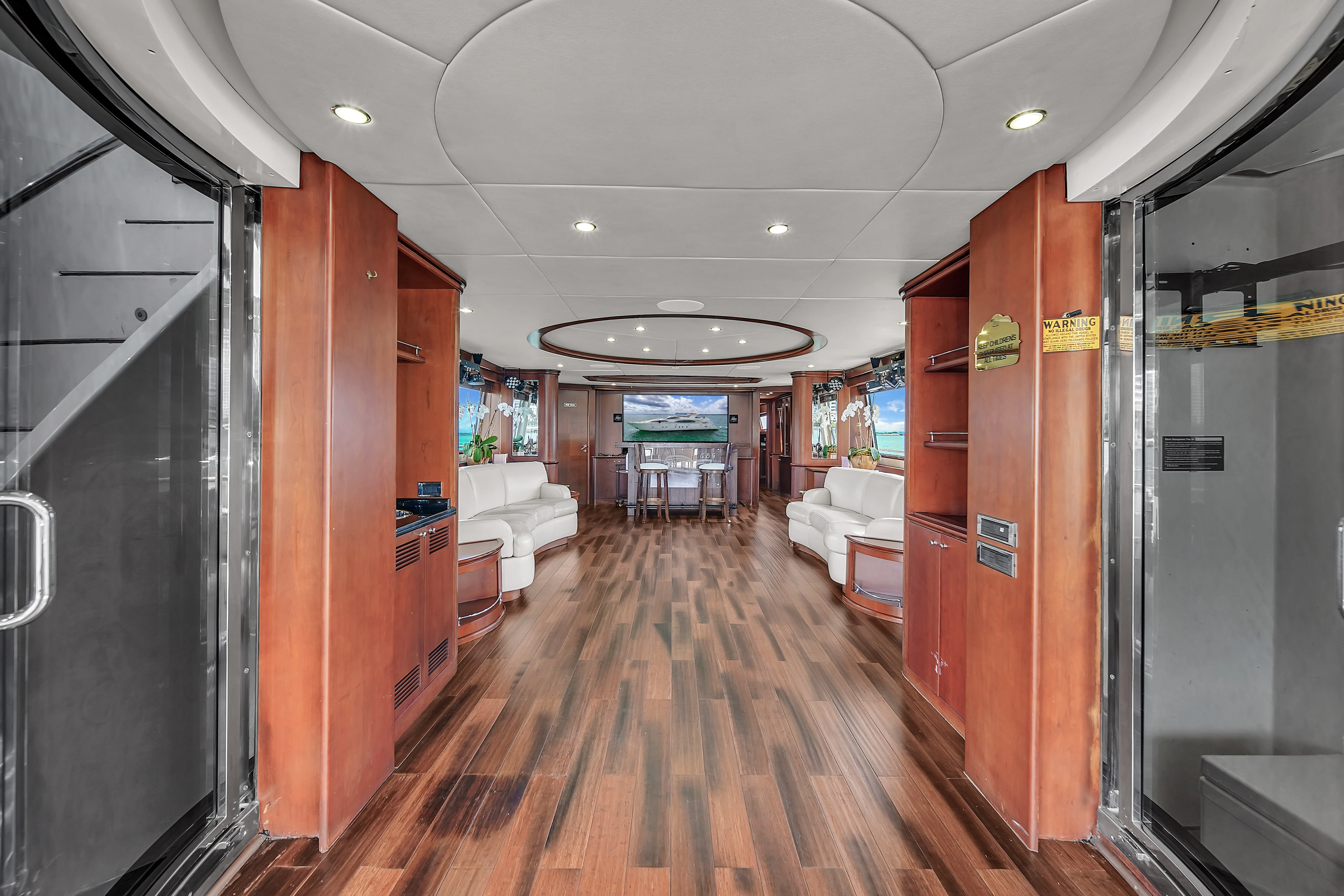 105ft Azimut Daniela seating area